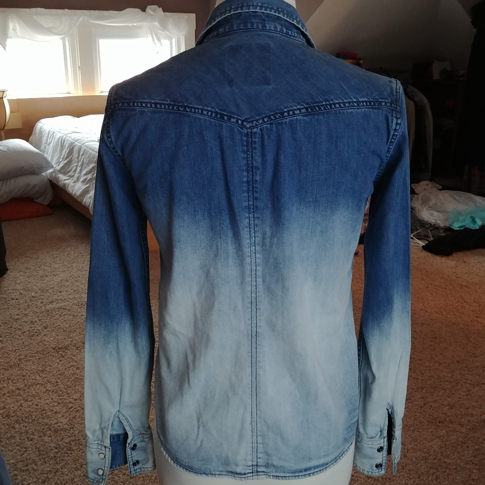SOLD! American Eagle Ombre Denim Shirt - Picture 6 of 6
